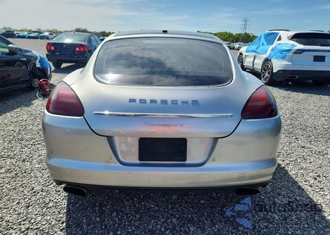 2011 Porsche Panamera 2 из США, поврежденный, VIN WP0AA2A76BL013717